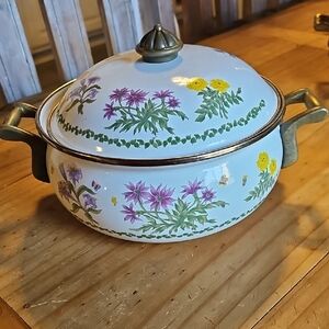 Vintage Lincoware Enameled MetaFloral  Cookware with LidIt,has two small chips